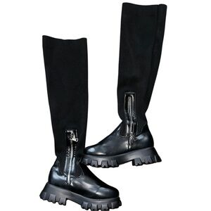 Black & Ivory Over the knee-high knit boots with zipper and platform sole